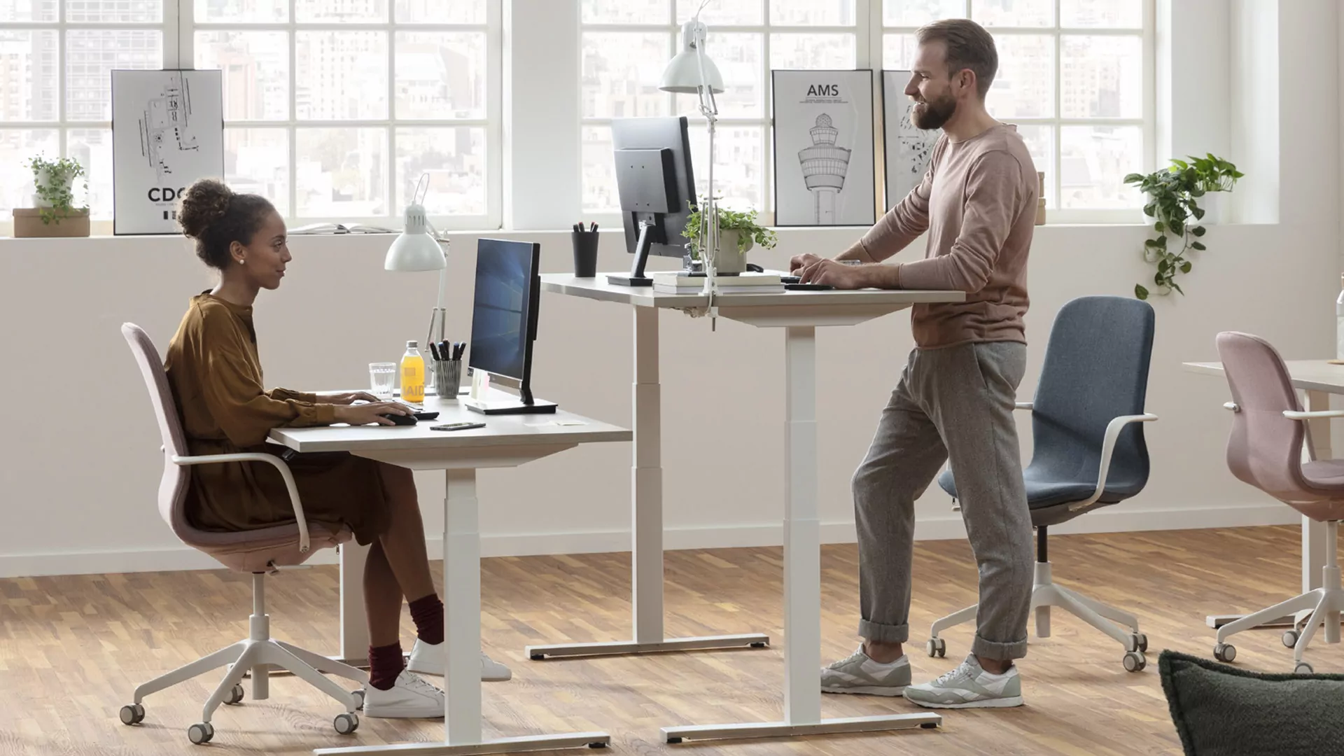 Office Comfort -Office Comfort Ergonomic office desks for your workspace